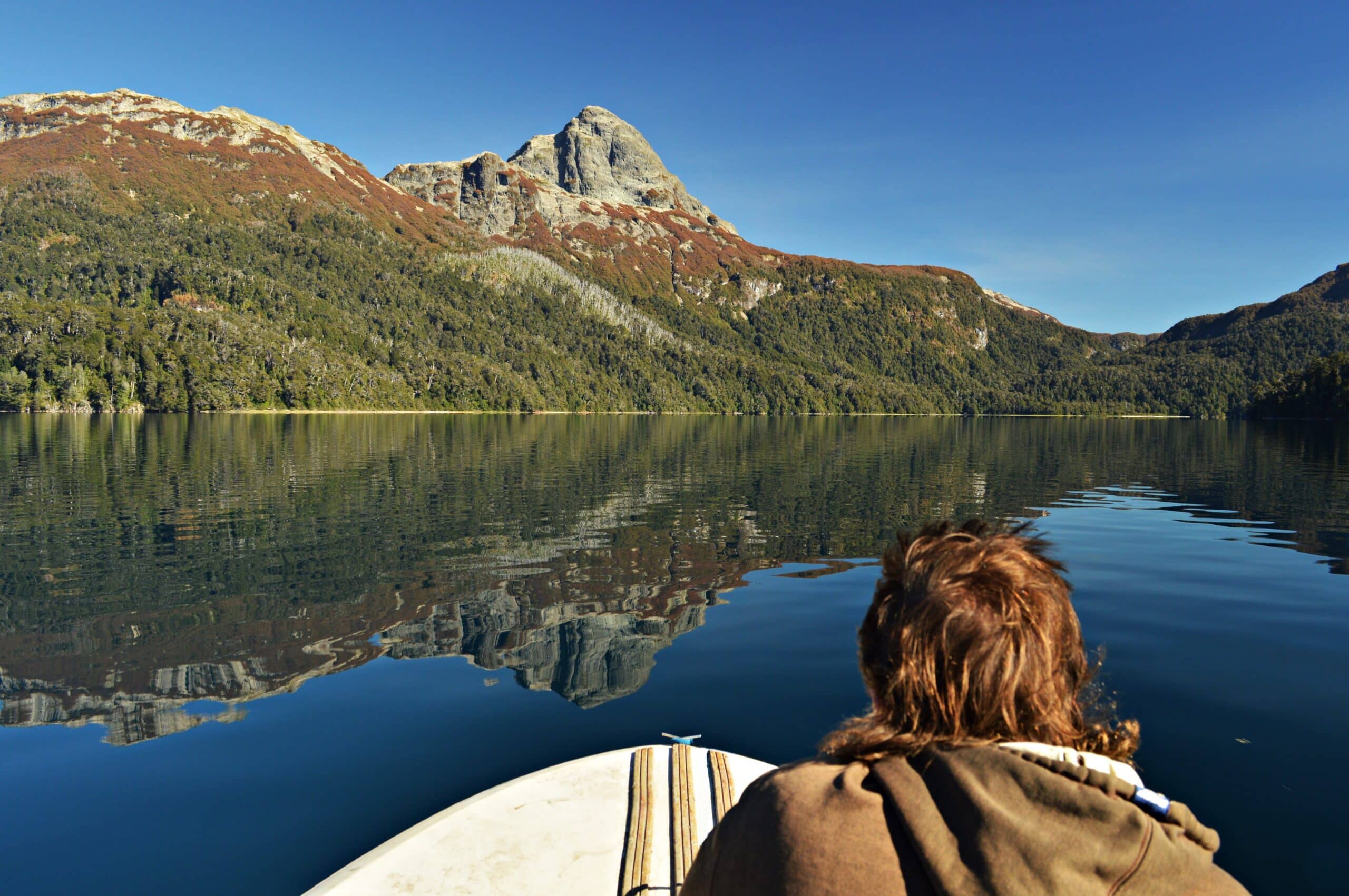 Lago Espejo Chico y Río Ruca Malen